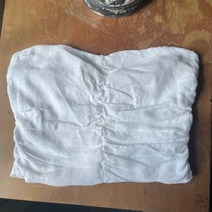 this is a strapless white top